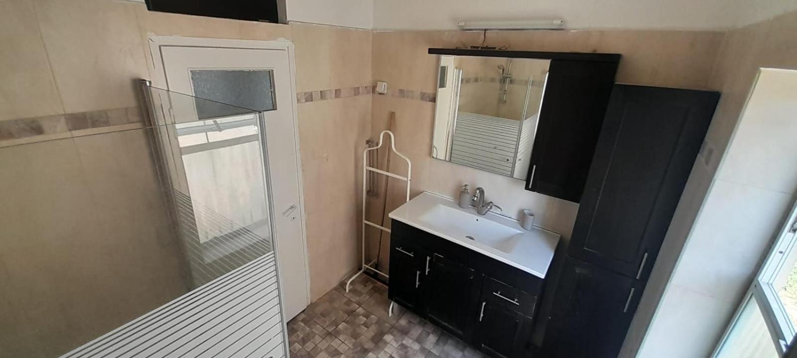 Spacious Jaffa Apt Near The Flea Market Тел Авив Екстериор снимка